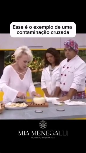 Mia Menegalli on Instagram: "Comente EU QUERO e receba um Ebook gratuito para evitar isso! Essa é só pra quem ama um pano de prato! ⚠️ 🦠 Contaminação cruzada: o perigo invisível do dia a dia. Você pode até não ver, mas ela acontece o tempo todo 👀 Quando microrganismos passam de um alimento, objeto ou superfície para outro, ocorre a contaminação cruzada e isso pode causar infecções, intoxicações alimentares e diversas doenças. #microbiologia #saude #nutrição #cultura #eusemprefizassim"