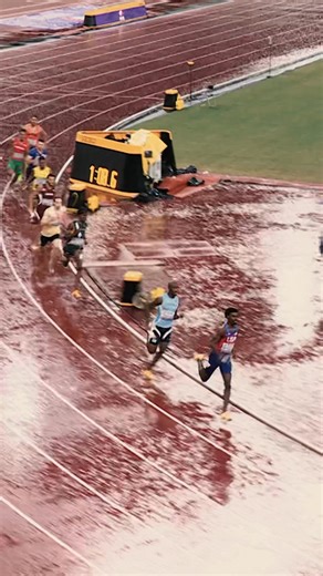 When the rain came down, they didn’t back down 🌧️ In Tokyo, Letsile Tebogo was there for his team, just like they were there for him 🤝 Watch “The Pride of the Nation - Letsile” exclusively on World Athletics 👉 bit.ly/4pTRMIL #WorldAthleticsChamps | World Athletics