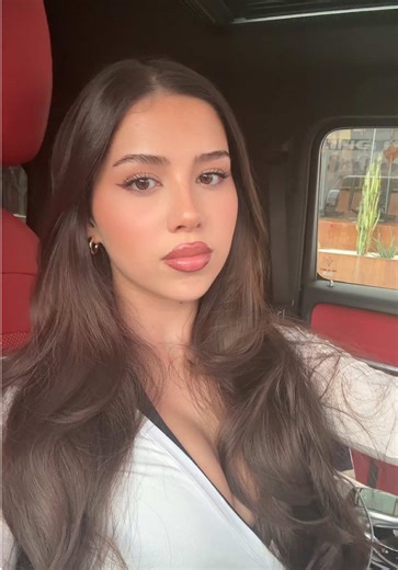 Amanda Diaz (@amandadiaz)’s videos with som original - 𝒂𝒖𝒓𝒐𝒓𝒂