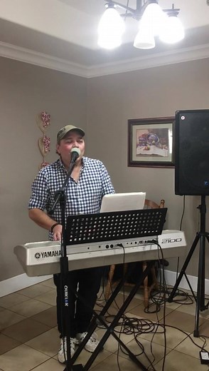 Phil Grimes singing a beautiful love song with his backup singers who seem to have gone bananas! Marie Sargent-Fancy, Verley Rowsell, and Vivian Pelley and Cathy DeBaie! 🥰 | Pleasantview Manor