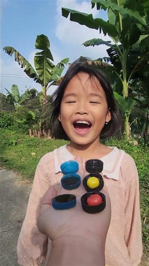 The kind girl shared her Coca-Cola with everyone. #funny #candy #food #happy #cutegirl