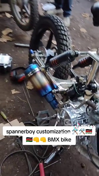 Customizing a BMX Bike: Spannerboy Customization
