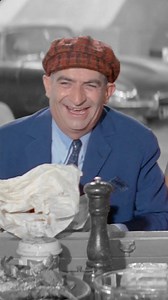 Là-haut ?! Y'a longtemps qu'on y mange plus, les plats arrivaient froids ! | Just Louis de Funès