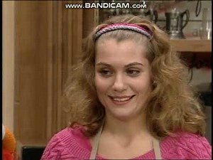 Sesame Street - Elmo and Gina word EGGS (1995)