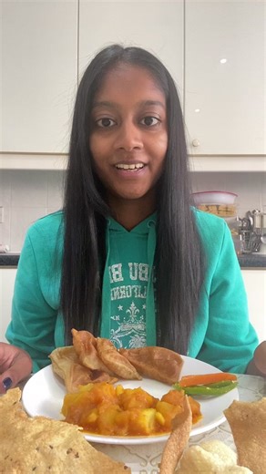 Delicious Vegetarian Gujarati Lunch - Dhebra & Bateta Nu Shaak