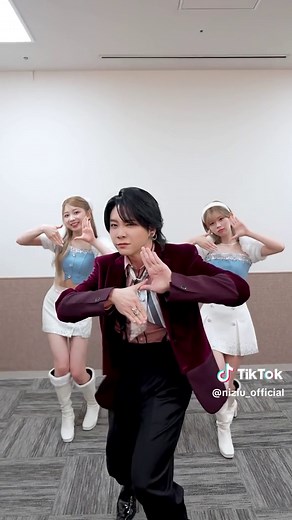 Mrs. GREEN APPLEの大森さんと #HEARTRIS_Challenge 🍏💖 #MrsGREENAPPLE #大森元貴 @Mrs. GREEN APPLE #RIKU #MIIHI #NiziU #ニジュー #니쥬 #WithU #HEARTRIS #NiziU_HEARTRIS