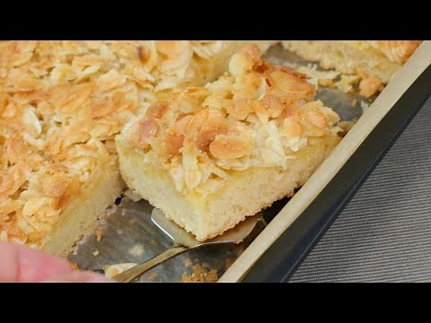 Quick almond sheet cake, a treat for the whole family