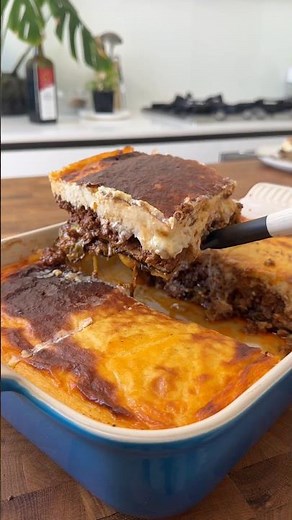 🇬🇷 EAT MORE GREEK Day 25 - Moussaka / μουσακάς.