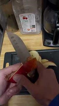 My bearded dragons love apples #reptiles #beardeddragon #lizard #pets #beardedlizard