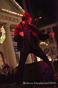 Jimi Jamison Solo Artist Donates Item to Hard Rock Cafe Memorabilia Collection