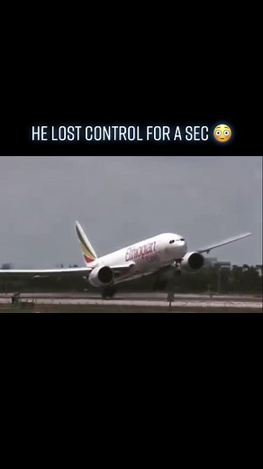 What a landing! #aviation #planes #aviationlife #aviationlovers #aviacion #planespotting