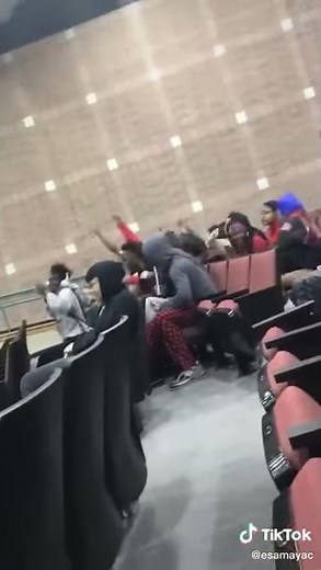 Kid Rapping Elephant, Elephant (School Talent Show) @yungmitmusic