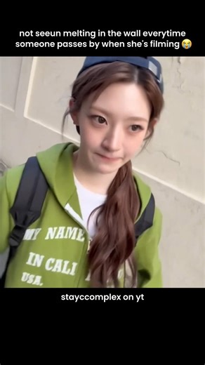 stayc seeun vs filming in public #stayc #kpop #스테이씨 #kpopedit #kpopshorts #introvert #kpopfunny