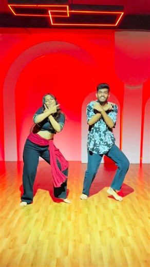 Sunil Chavan on Instagram: "Chikni Chameli ❤️‍🔥 💃🏼 @priyankaa_109 🧠 @hitesh_gidwani Space @_dansation_studio_ . ( Hrithik roshan, Katrina Kaif Sanjay dutt) . #chiknichameli #bollywoodsongs #chiknichamelisong #dance #explorepage"