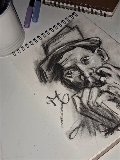 how i draw faces with charcoal #charcoaldrawing #drawingfaces #drawingtutorial