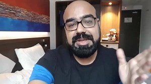 Payload giratay gitatay India ne pilot hee gira diye. Khalliwalli. #PeaceForChange #SayNoToWar Snapchat & Instagram: ganjiswag | Junaid Akram