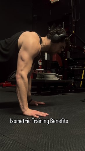 Vic Martinelli | Fitness Coach on Instagram: "Isometric Training 🔥 • More Muscle Activation - constant tension creates an unmatched stimulus • Joint Friendly - build power without added impact • Improved Stability - lock in control, balance, and precision • Boosts Blood Flow - sustained tension increases circulation to working muscles • Easy To Add Anywhere - multiple applications: warm ups, mid set holds, or finishers ⭐️ Out of everything isometrics offer, the biggest game-changer for me has b
