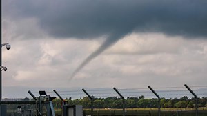 Hail, ‘tornado’, 57km/h wind hits Rockhampton region
