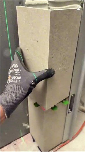 Proses pemasangan keramik dinding menggunakan alat sederhana #shorts