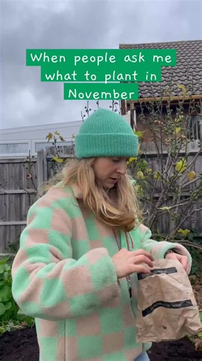 November is garlic planting time! So if you think you’re too late you are certainly not. I’ll be sharing a few more garlic planting tips tomorrow. In the meantime take a look at what else you can plant this month: - Onion sets and shallots - Broad beans and peas for overwintering - Winter lettuce (to be grown under a cloche or cold frame) - Spinach - Herbs (like coriander) to grown on a windowsill Will you planting garlic this month? #growgarlic #gardening #growyourownfood | Young Growers Club b