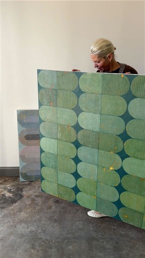 A contemporary painter using a process rooted in history creates work that feels timeless✨ @marissavoytenko ‘s compositions draw inspiration from influences as wide ranging as ancient architecture to tile work, but by simplifying the geometric forms, the paintings become spaces in and of themselves—for meditation and connection☁️⁠ ⁠ ⁠ ⁠ ⁠ #EncausticPainting #Encaustic #EncausticPainter #MixedMediaArtwork⁠ | Anne Irwin Fine Art