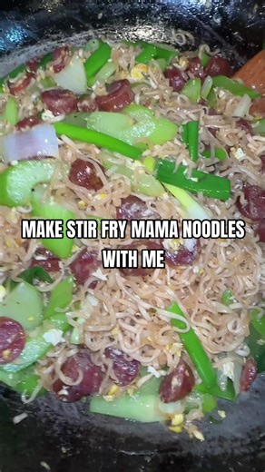 You can use wai wai/mama whatever ramen you like 🥰 We usually have mama & WaiWai noodles🍜 #mamanoodles #stirfry #noodles #recipe #foodie