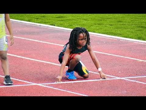 This kid runs at an INHUMAN speed: nobody can catch him!
