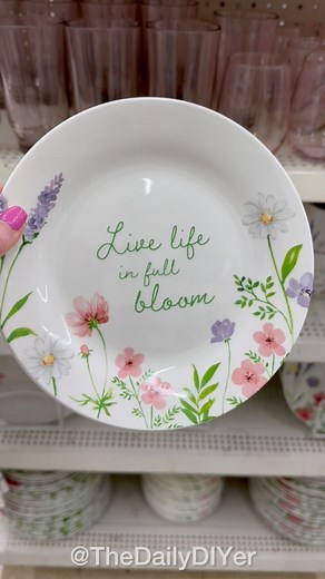 🌸LOVE THESE! At Dollar Tree now! #dollartree #dollartreefinds #spring #thedailydiyer | The Daily DIYer