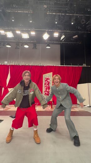 CROWN: 髙橋海人と岩田剛典のダンスコラボ