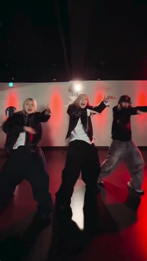 260415 | BADA LEE dancing to EXO “CRAZY” dance challenge with lusher and sowon #BADALEE #BEBE #EXO
