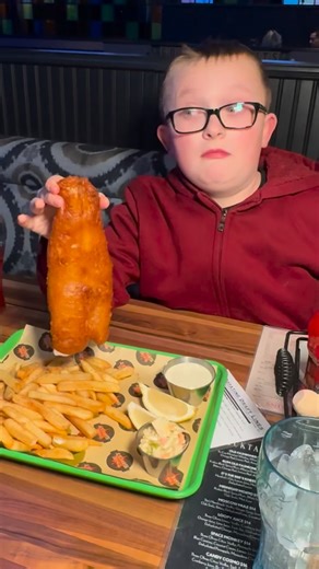 146K views · 2.4K reactions | The best fish and chips in Las Vegas is even better in December. This family owned restaurant, The Spot @thespotlv , stays busy because the food is good, it’s super affordable and the vibes are fun. Add them to your list of places for a delicious inexpensive lunch or dinner. #vegas #lasvegas #vegasstarfish #fishandchips #food | VegasStarfish’s Tips & Tricks | Facebook