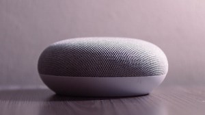 Qualcomm's New Chip Makes Smart Speakers Easier to Talk to