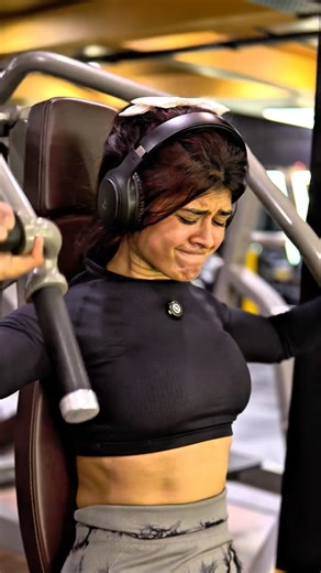 Naira Lifts | Aaplog kya sunte hai comment me batato📩.. . . . . Wrathx pre workout code -NAIRAMB @muscleblaze . #trending #viral #gym #nairalifts... | Instagram