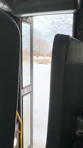 2019 Thomas C2 Electric Door Op