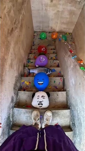 Parkour Balloon Stomp Challenge, a fun activity #parkourgame #balloonstomp #balloonpop #rabbitflower