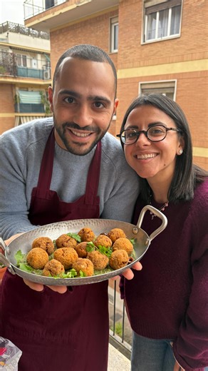 Oggi polpettine di manzo in salsa verde, un grande classico che sa di casa ma con una marcia in più! Per la panatura ho usato la farina 00 belbake, mentre per la salsa ho scelto le olive taggiasche italiamo di @lidlitalia : ingredienti semplici che danno una sapidità e un profumo in più al piatto. Una ricetta perfetta per stupire tutti a tavola. Correte a vedere il reel e provatele anche voi , daje ! Ingredienti: Per l’impasto 200gr macinato manzo 1 uovo 50gr pangrattato Sale Pepe Per panare 100