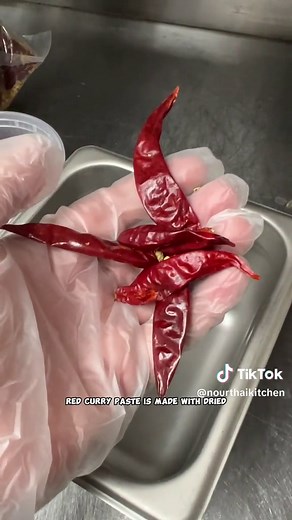 THAI FOOD 101: Let's talk about curry pastes! Nam prika, aka curry pastes, are the base for many dishes and there are 2 main curry pastes: red curry paste and green curry paste. The main difference between them is the type of chili used. Red curry paste is made with dried and roasted red chilies while green curry paste is made with fresh green thai chilies. This difference gives each curry paste it's own flavors. Red curry paste is more smokey, milder, has deeper flavor, and an oily texture. Gre