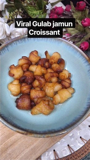 Viral Gulab jamun Croissant Recipe ‪@JignaGosar‬ #gulabjamun #croissant