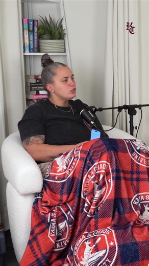 Navigating Multiple Conversations with Friends