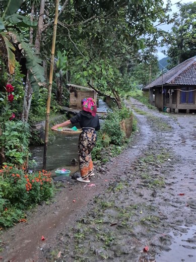 Washing Clothes in Clear Water: A Traditional Approach