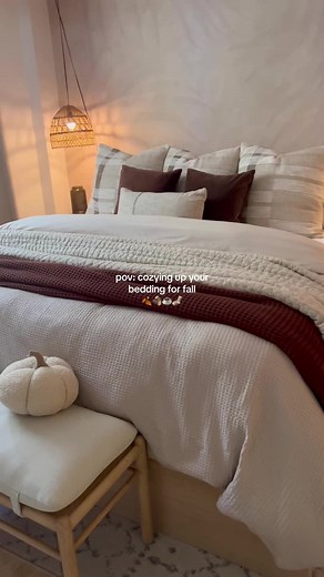 cozied up my bedding for fall with @onequince #quincepartner use code INFG-CHELSEAALYSA10 and get 10% off your first order! 🍂🪵☕️🧦 Layer deets: ▫️Organic Luxe Waffle Duvet Cover Set in Sand ▫️European Linen Cotton Stitch Quilt Set in Natural Tips for a layered fall bed: ▫️Fitted and flat sheet. I love bamboo cooling sheets. They’re temperature-regulating and super soft. ▫️Add a duvet with quality plush down insert. Mine is a super king that drapes a king bed properly. FLUFF the insert a few ti