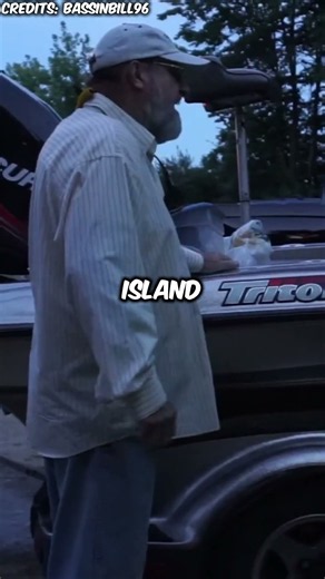 ANGRY KAREN YELLS AT OTHER FISHERMAN!