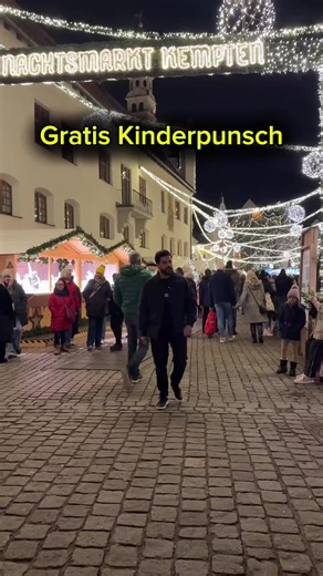 Wir sind zurück in Kempten und das möchten wir mit euch feiern. Nach einigen herausfordernden Wochen öffnen wir endlich wieder und starten direkt mit einer besonderen Aktion. 🎄✨ Am Freitag, den 12.10.2025: 🍔 Jeder Burger für 9,90 € ☕ Ein Kinderpunsch geht anschließend aufs Haus Einfach vorbeikommen, einen frisch gemachten Burger genießen und danach entspannt mit einem warmen Kinderpunsch über den Weihnachtsmarkt schlendern. Wir freuen uns, euch wieder begrüßen zu dürfen und gemeinsam einen ric