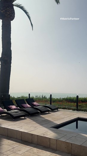 when healthy hair becomes easy to achieve using the @Matrix insta cure repair mask >> #matrixpartner #BAB 💕