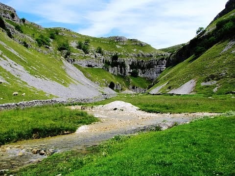 Yorkshire Dales Country Walk - Malham - Gordale Scar - Malham Tarn - Malham Cove round