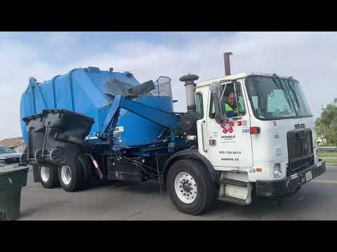 Thanksgiving Special 2025: Republic Services Fast Old Light Blue ACX Rapid Rail on Yorba Linda Trash
