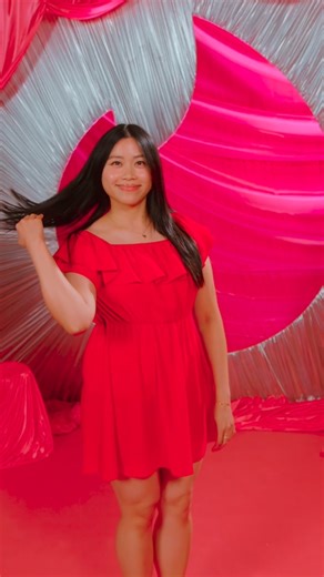 Anna 娜娜 🍓 on Instagram: "proof that dreams do come true 🥹 If there’s anything I’ve learned over the past two years since I started doing cooking content, it’s that you have the power to create your own reality ❤️ if there’s something you want to do, just do it! 📸 @colewalliser @tiktok_australia #tiktokawards #tiktokawards2025 #glambot #contentcreator #homecook"