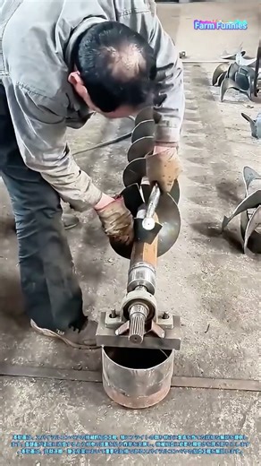 スパイラルコンベアの組立：フライトの取り付け