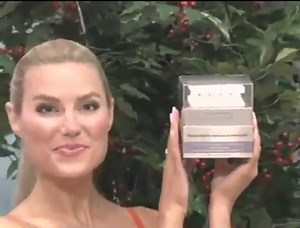 Rachel Reynolds's Hot & Sexy Legs Moments on _The Price Is Right_