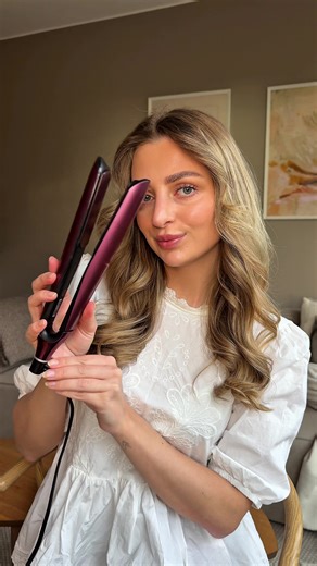 Ad/in paid collaboration with @ghd Nordic | First impression of the exclusive GHD Chronos Cherry Chic! Super easy to use for long-lasting and shiny styling - I’m obsessed🤍💆🏼‍♀️ #ghd #hair